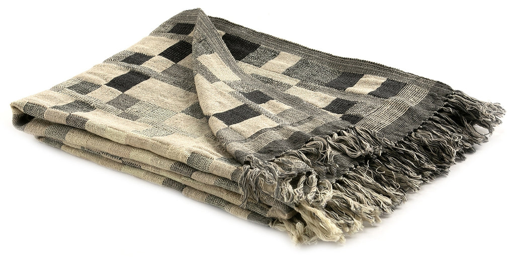 Auskin Woolen Throws Mojave White/Black Throw main image