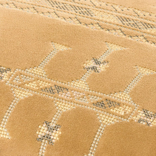 Surya Velour VLU-003 Mustard Detail