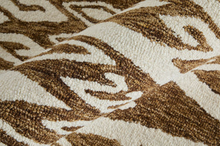 Feizy Wallace 8A43F Brown/White Area Rug Close Up 2