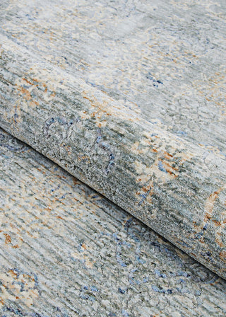 Couristan Couture Renaissance Pewter/Mode Beige Area Rug Detail Image