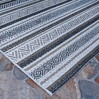 Couristan Cape Cobija Gris Area Rug Close Up Image