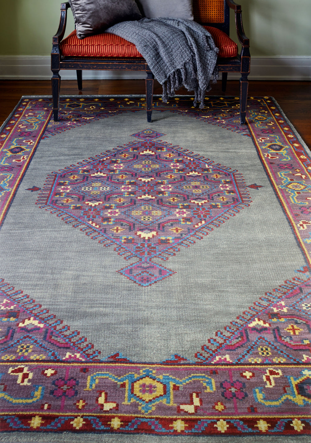 Bashian Artifact A154-AR102 Grey Area Rug Room Scene Feature