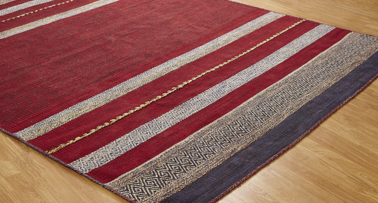 Kalaty Andes AD-625 Ruby Area Rug Detail Image