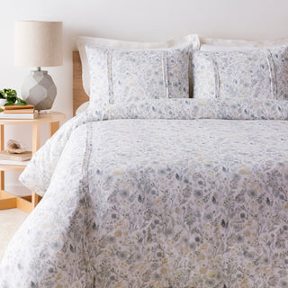 Surya Aria AIA-1001 Bedding main image