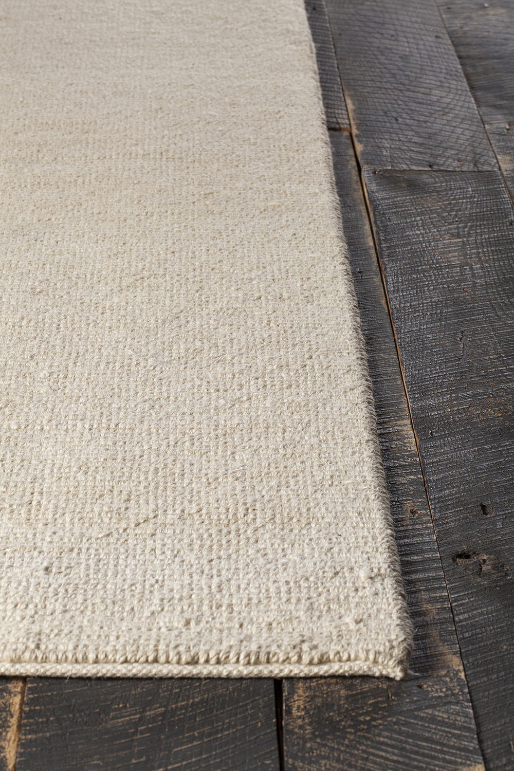 Chandra Amco AMC-36501 Area Rug Corner Shot Feature