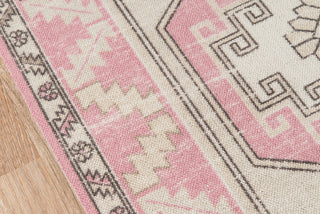 Momeni Anatolia ANA-2 Pink Area Rug Close up