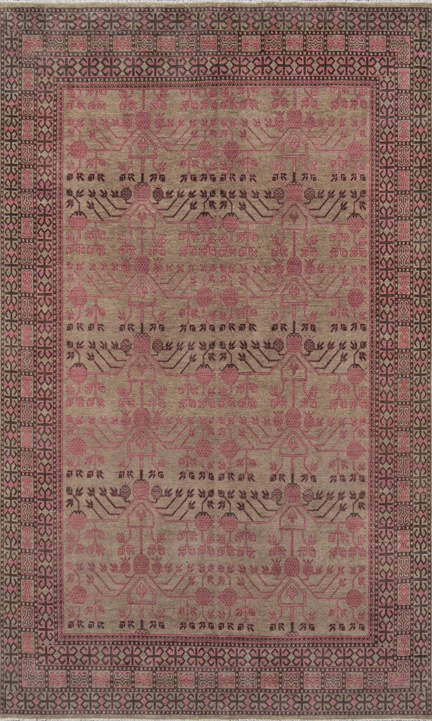 Momeni Banaras BNR-5 Pink Area Rug main image