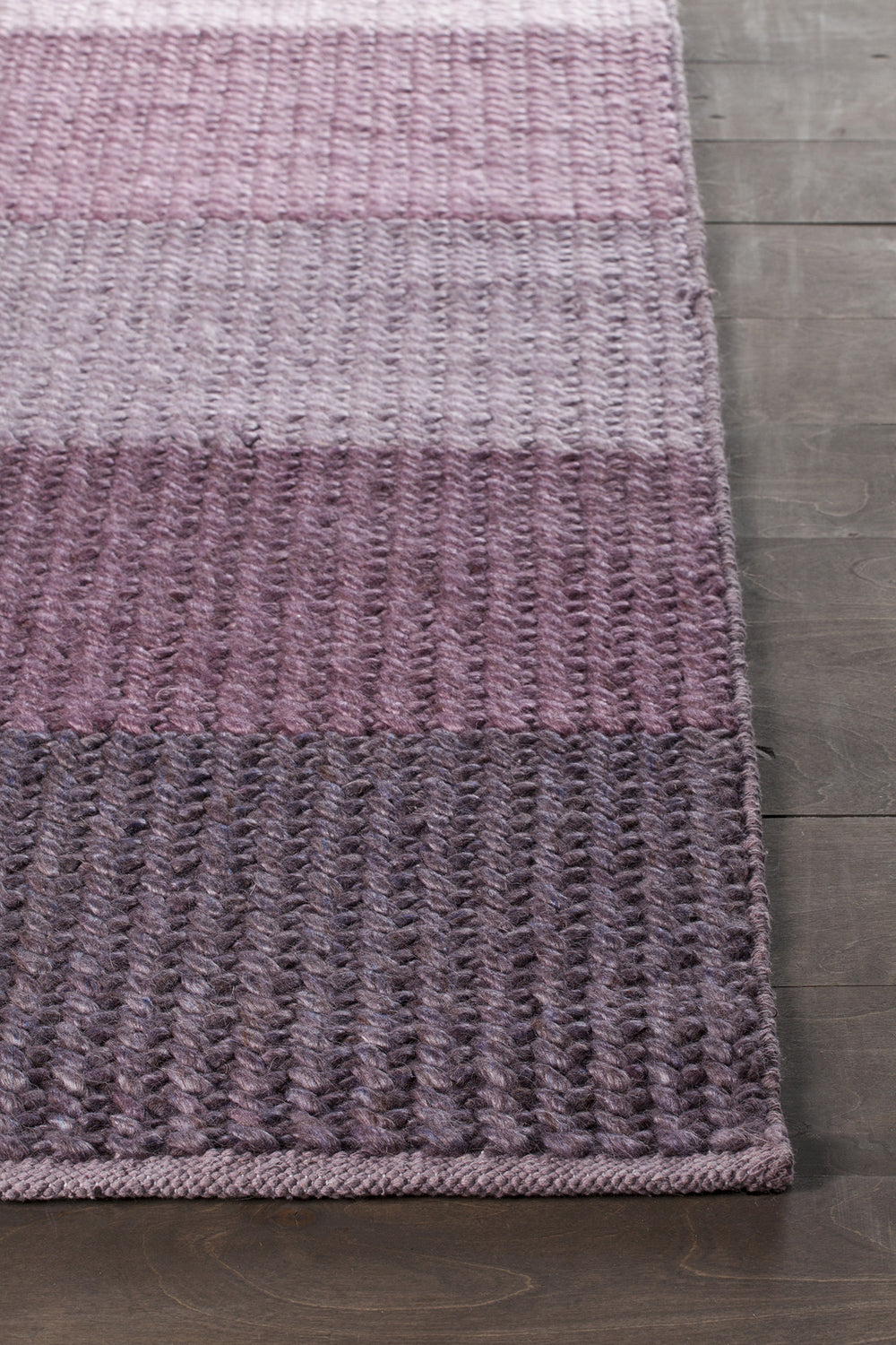 Chandra Bidan BID-37100 Area Rug Corner Shot Feature
