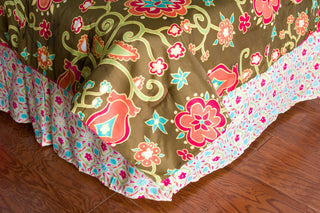 Rizzy BSLF05 Suzie Q Pink Bedding by Laura Fair main image