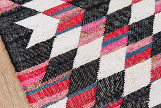 Momeni California CAL-3 Multi Area Rug by Novogratz Close up