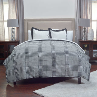 Rizzy BT1282 Houndstooth Black Bedding Lifestyle Image