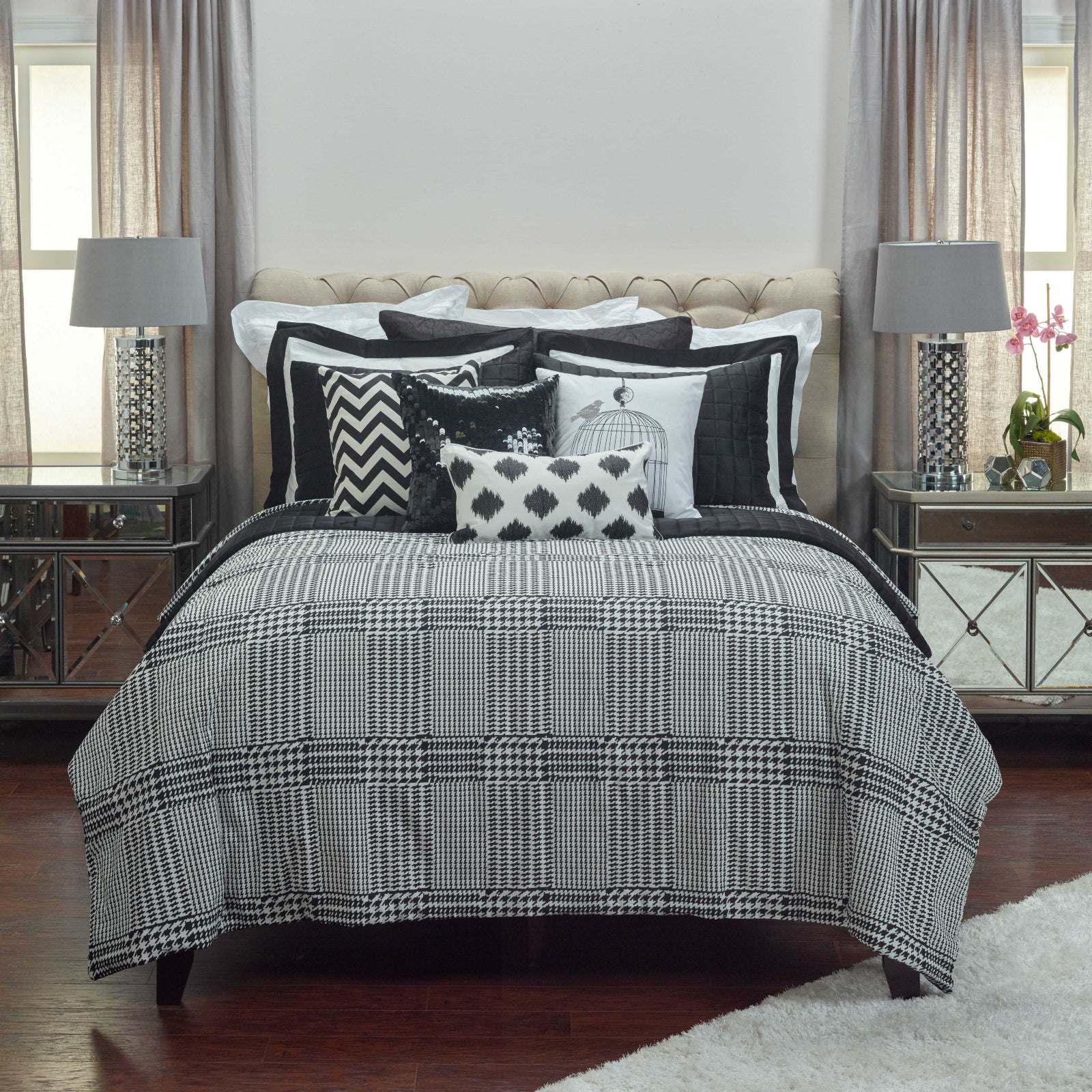 Rizzy BT1282 Houndstooth Black Bedding main image