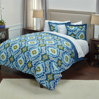 Rizzy BT1608 Seaglass Blue Bedding Lifestyle Image