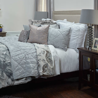 Rizzy BT1736 Lark Gray Bedding Lifestyle Image