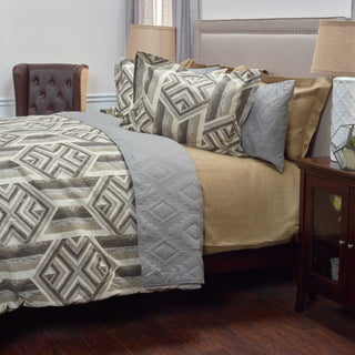 Rizzy BT1977 Tacton Spur Gray Bedding Lifestyle Image