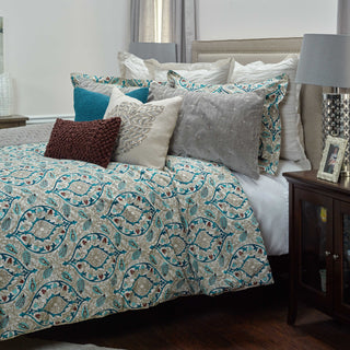 Rizzy BT3183 D'Vine Green Bedding Lifestyle Image