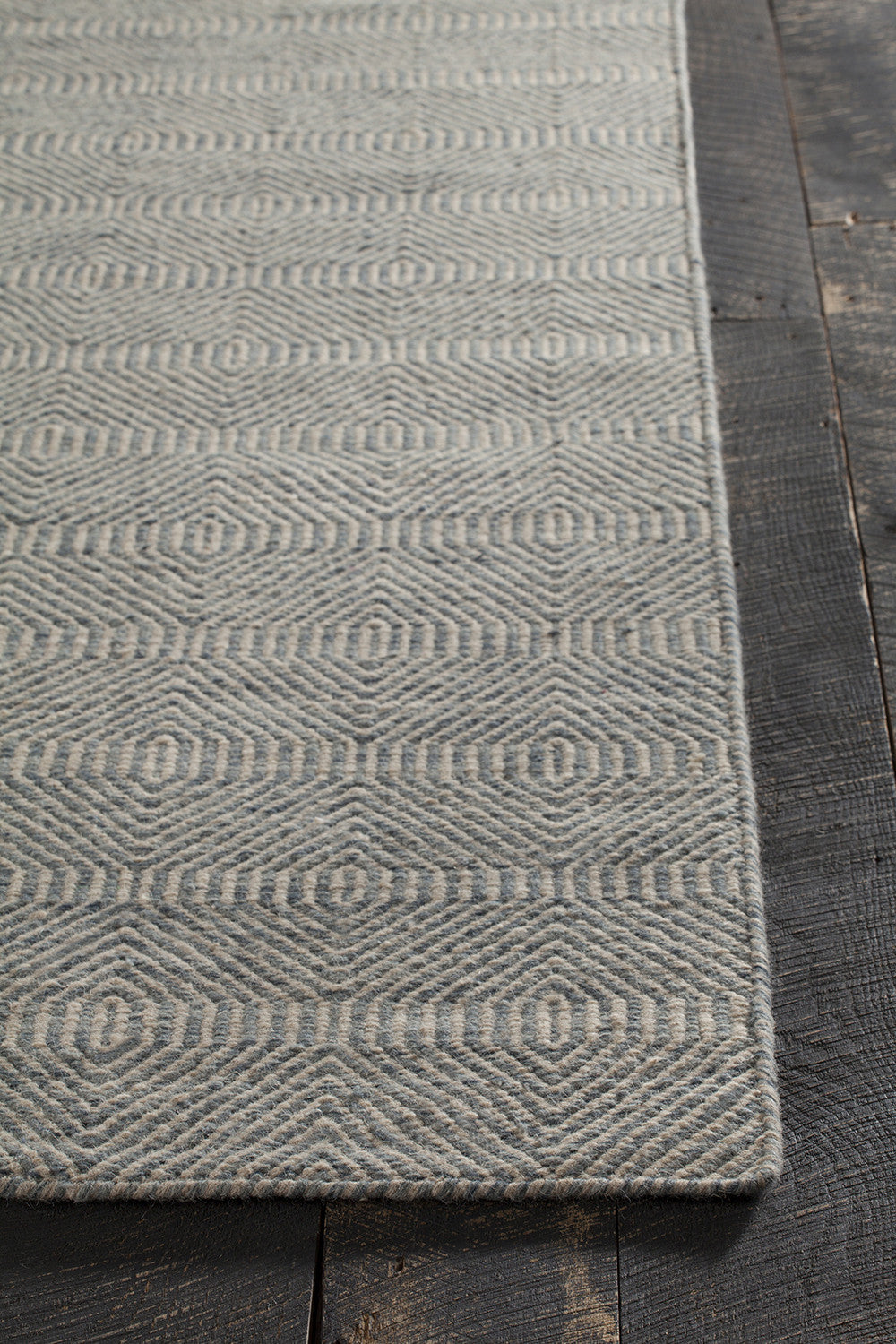 Chandra Crest CRE-33506 Area Rug Corner Shot Feature