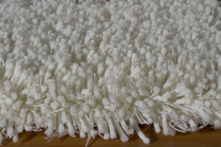 Momeni Comfort Shag CS-10 Ivory Area Rug Closeup