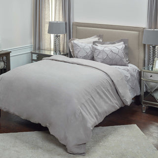 Rizzy BT1760 Covington Silver Bedding Lifestyle Image