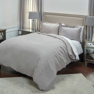 Rizzy BT1760 Covington Silver Bedding Lifestyle Image