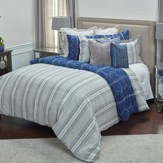 Rizzy BT4008 Williamson Blue Bedding Lifestyle Image