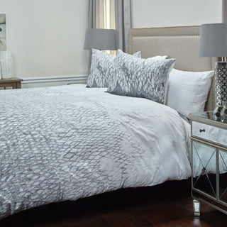 Rizzy BT4220 Swank White Bedding