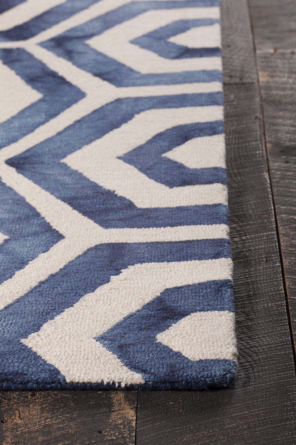 Chandra Elvo ELV-33901 Area Rug Corner Shot Feature
