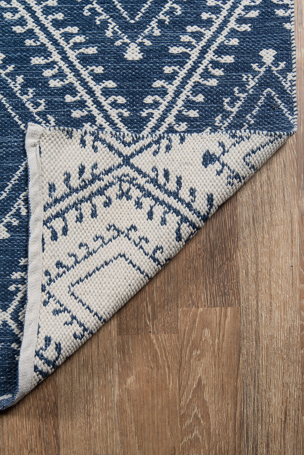 Momeni Easton Pleasant Navy Area Rug by Erin Gates Incredible Rugs
