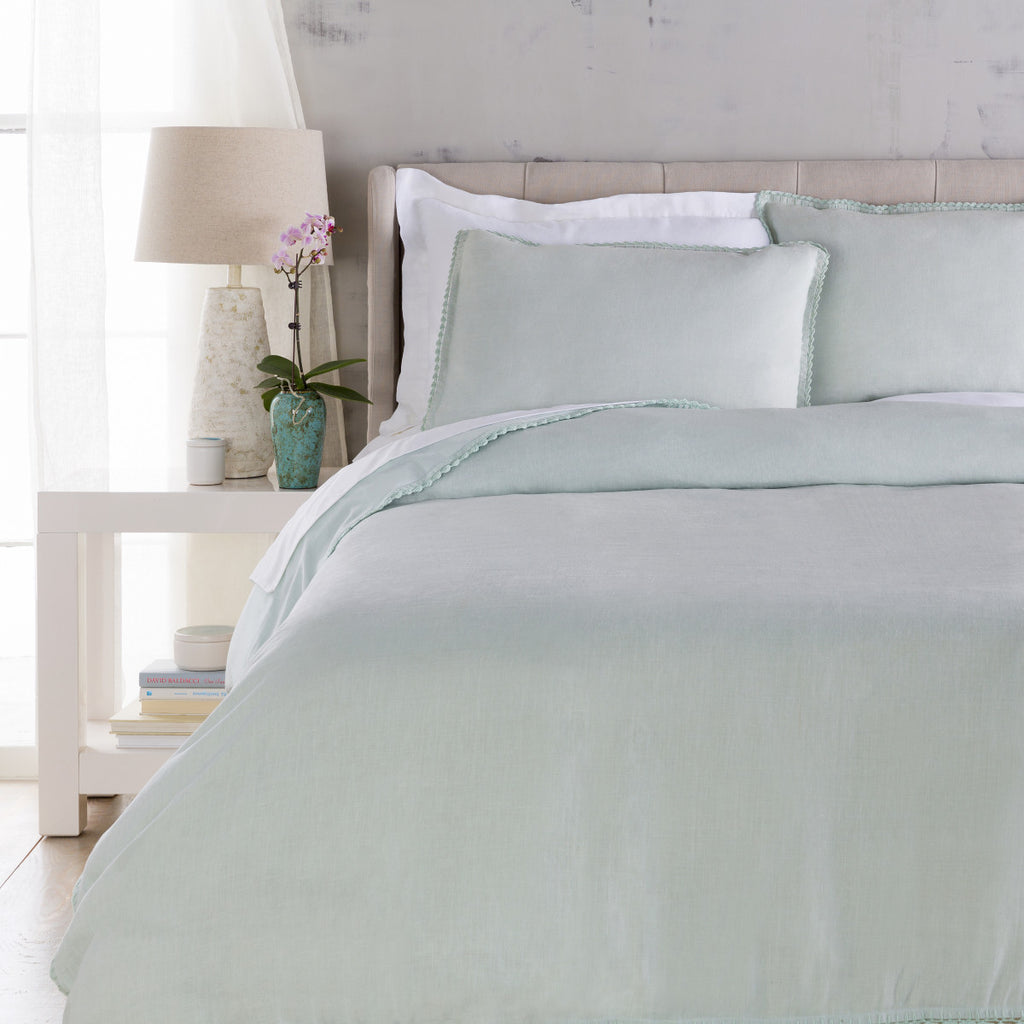 Surya Evelyn EVY-3000 Blue Bedding