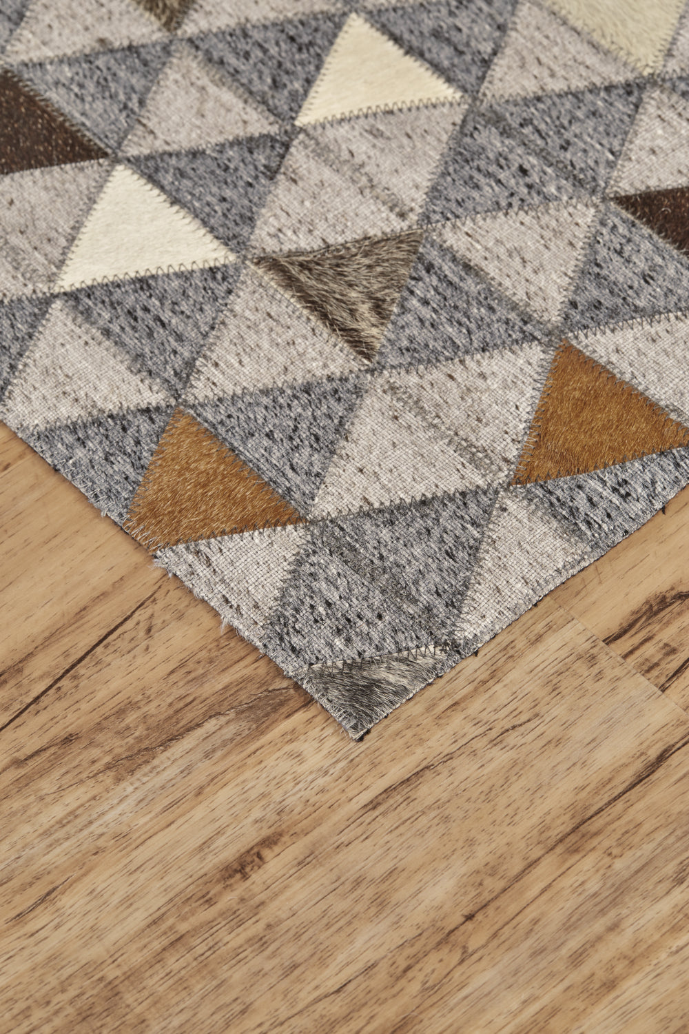Feizy Fannin 0755F Gray/Rust Area Rug Lifestyle Image Feature