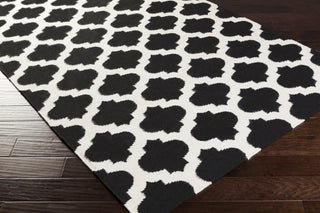 Surya Frontier FT-545 Area Rug 5x8 Corner Feature