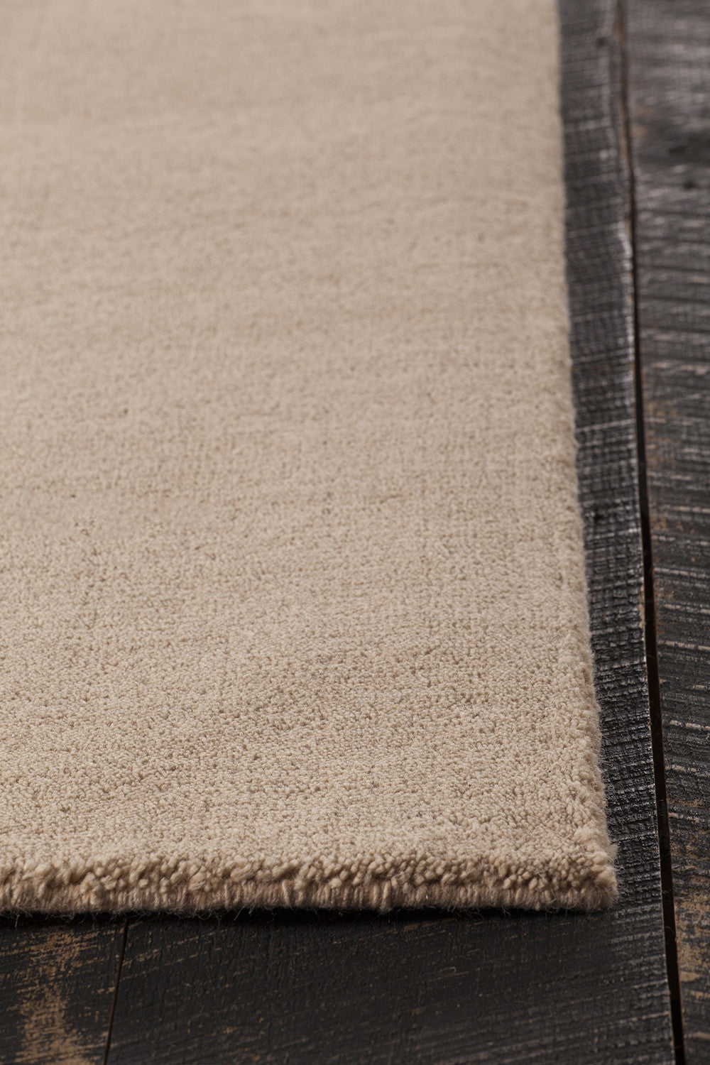 Chandra Gabi GAB-38000 Area Rug Corner Shot Feature
