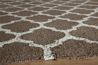 Momeni Geo GEO-4 Brown Area Rug Corner Image