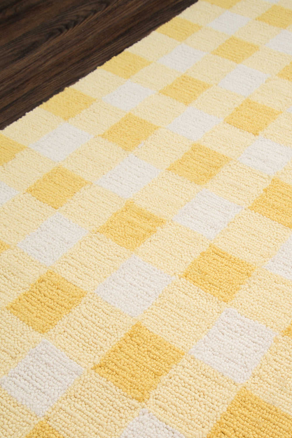 Momeni Geo GEO31 Yellow Area Rug Detail Shot Feature