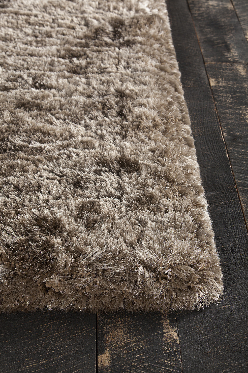 Chandra Giulia GIU-27801 Area Rug Corner Shot Feature