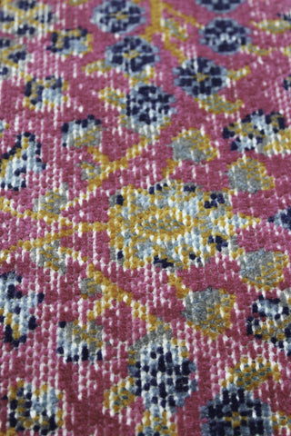 Bashian Heritage H114-Z043A Fuchsia Area Rug Close up