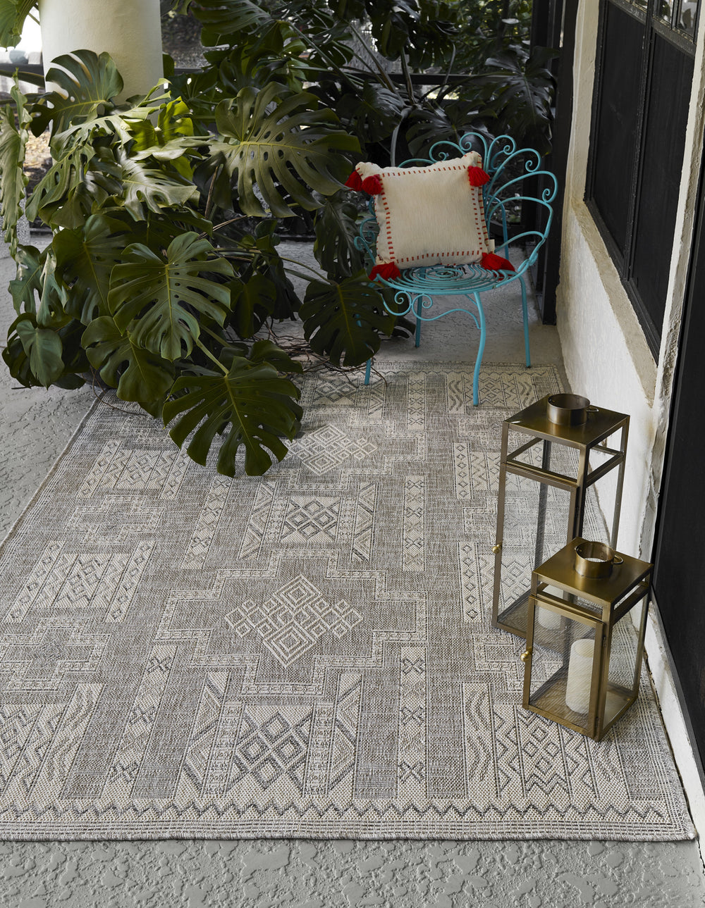 Momeni Hampton HAM10 Grey Area Rug Lifestyle Image Feature