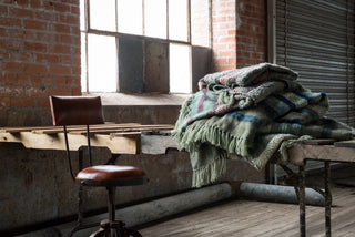 Loloi Iris T0013 Grey/Navy Throw Room Feature
