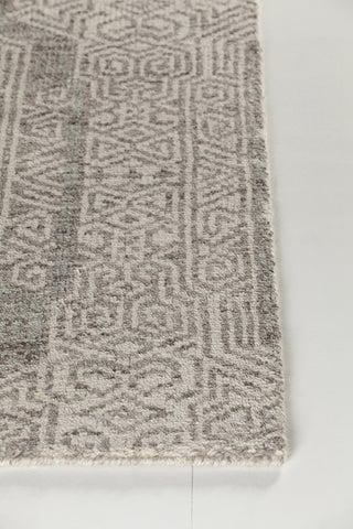 Chandra Isla ISL-44200 Grey/White Area Rug Corner Shot