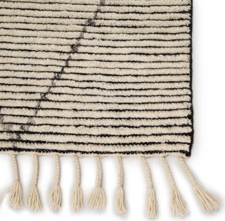 Jaipur Living Alpine Ammil ALP03 Cream/Black Area Rug - Close Up