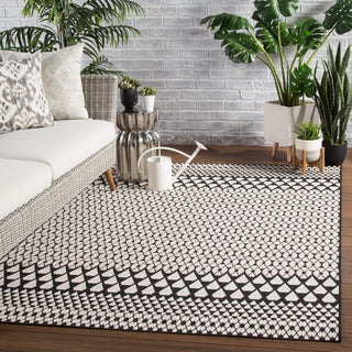 Jaipur Living Catamaran Traveller CAM01 Black/Ivory Area Rug Lifestyle Image Feature