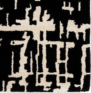 Jaipur Living Clayton Pals CLN16 Black/Cream Area Rug Corner Close Up Image