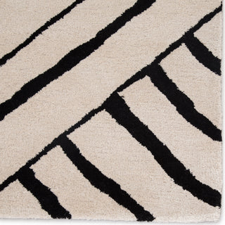 Jaipur Living Etho Gemma ENK10 White/Black Area Rug by Nikki Chu Corner Close Up Image