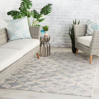 Jaipur Living Fresno Caelum FSN03 Light Gray/Cream Area Rug Lifestyle Image Feature