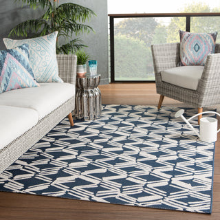 Jaipur Living Fresno Caelum FSN07 Navy/Cream Area Rug Lifestyle Image Feature