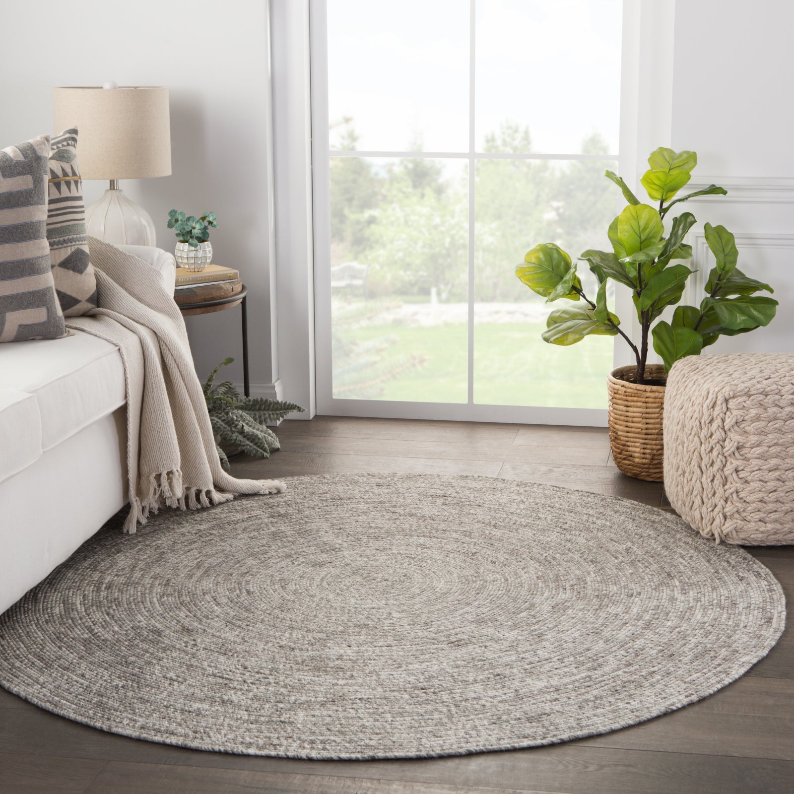 Jaipur Living Idriss Tenby IDS02 Gray/White Area Rug - Featured
