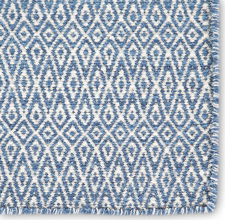 Jaipur Living Poise Eulalia POE02 Blue/Ivory Area Rug Corner Close Up Image