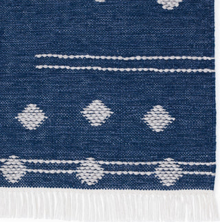 Jaipur Living Revelry Calli RVR02 Blue/White Area Rug Corner Close Up Image