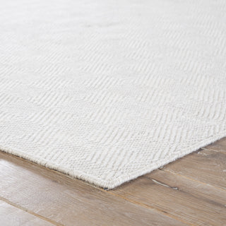 Jaipur Living Silvermine Snowberry SIV02 White Area Rug