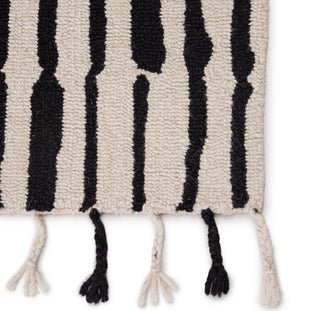 Jaipur Living Vera Saville VNK08 Black/Ivory Area Rug by Nikki Chu - Close Up